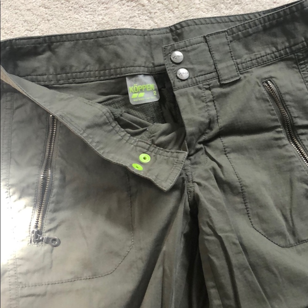 3/4 olive cargo pants